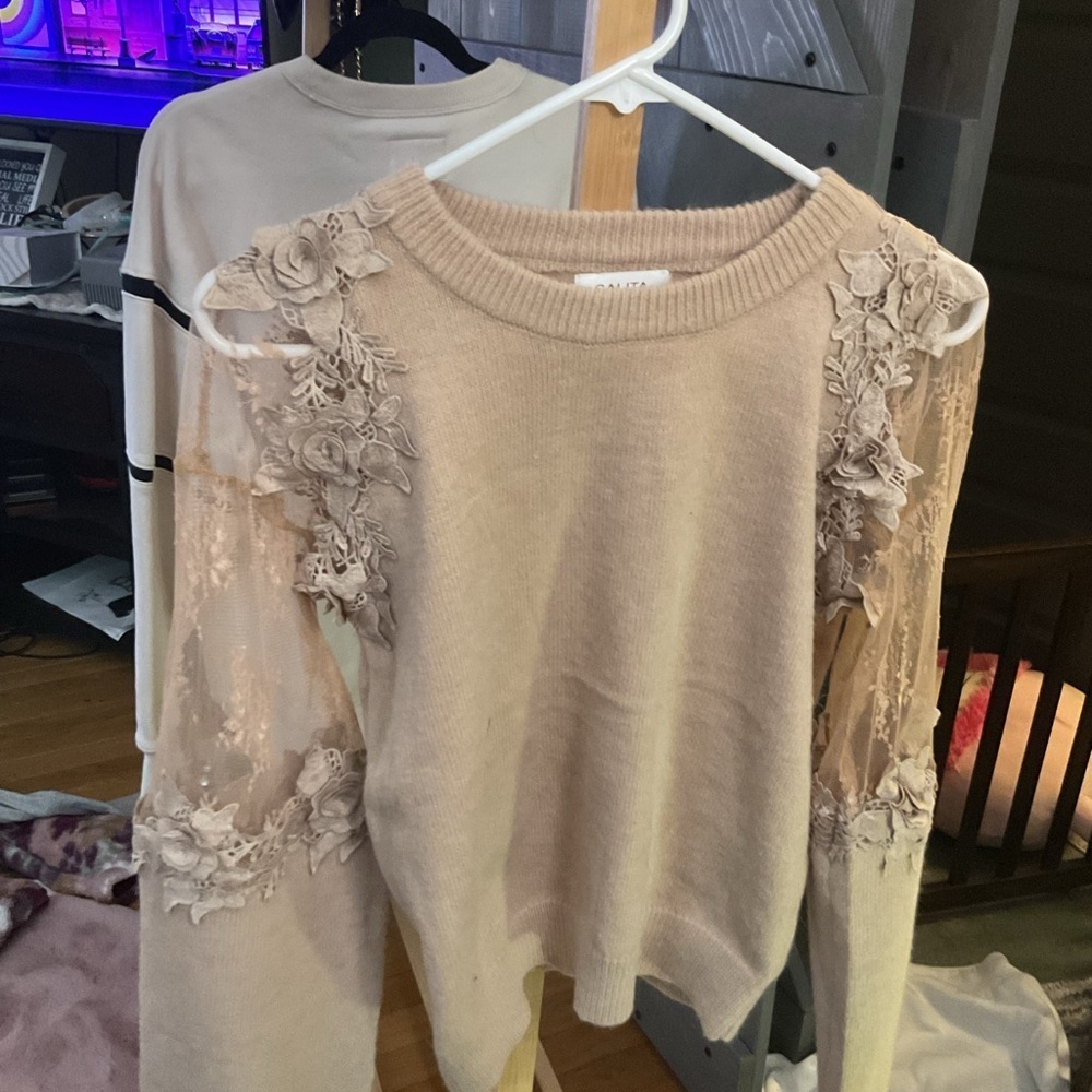 NWOT Beige/ tan Floral Lace sheer sleeved sweater size medium